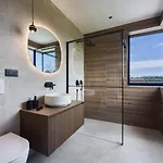 D&l Deluxe Vila Kringa