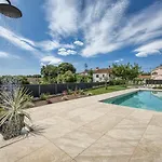 D&l Deluxe Vila