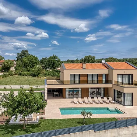 Villa D&l Deluxe Kringa