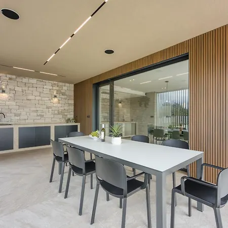 D&l Deluxe Villa Kringa