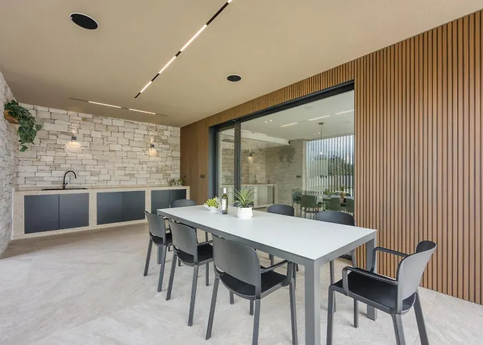 D&l Deluxe Vila Kringa